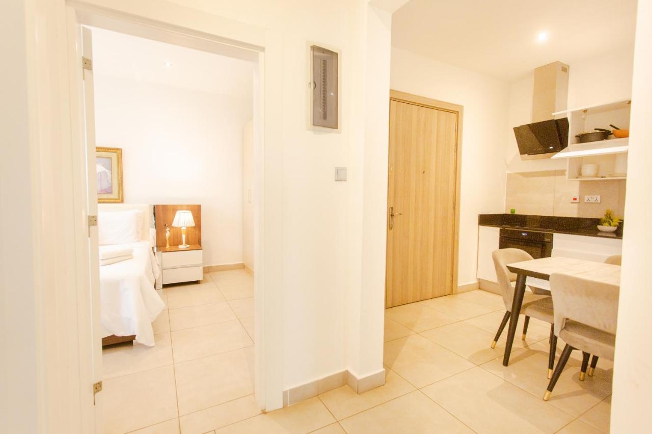 Accra Luxury Apartments @ Pine Court Екстериор снимка