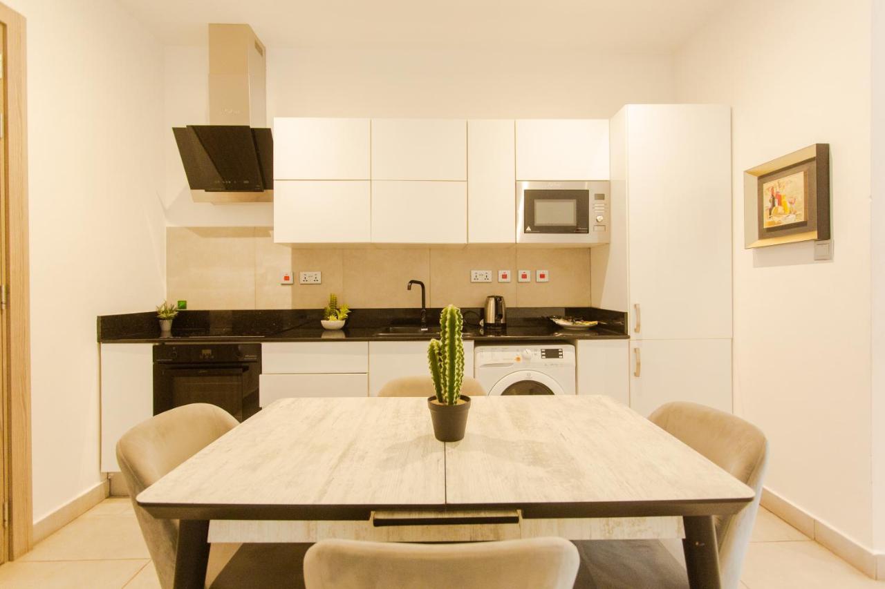 Accra Luxury Apartments @ Pine Court Екстериор снимка