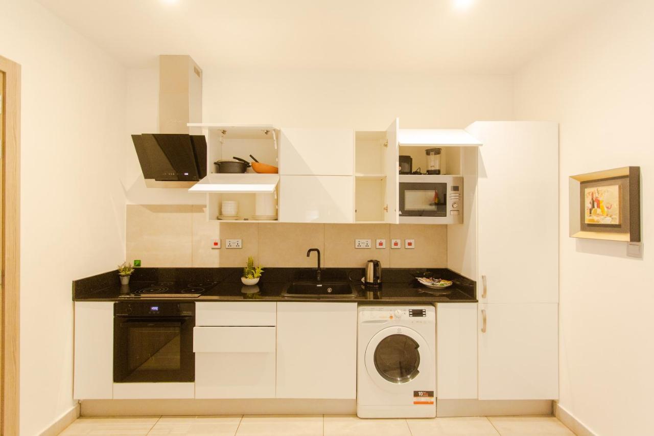 Accra Luxury Apartments @ Pine Court Екстериор снимка
