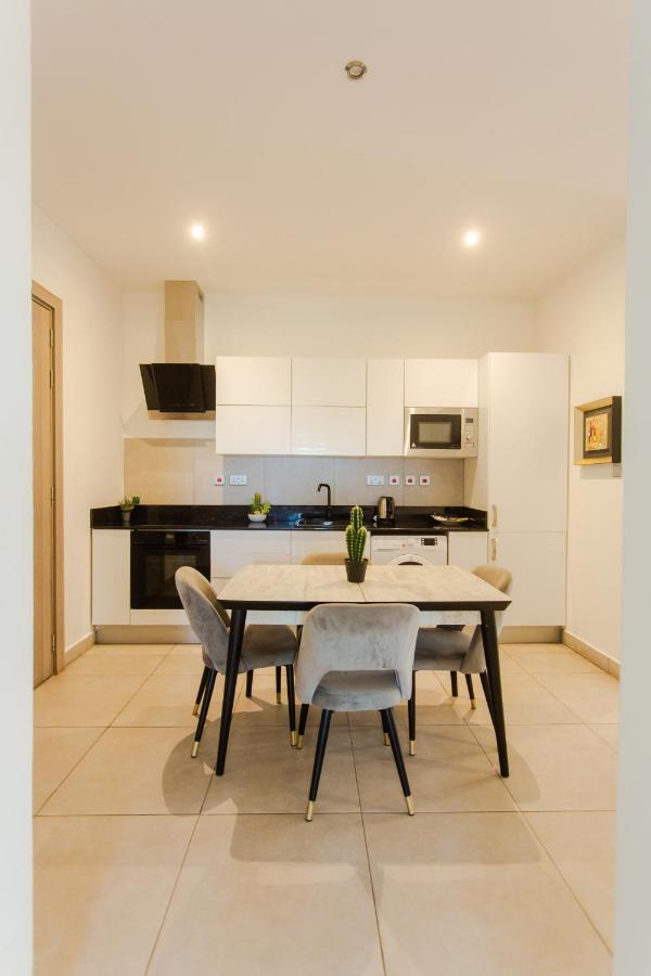 Accra Luxury Apartments @ Pine Court Екстериор снимка