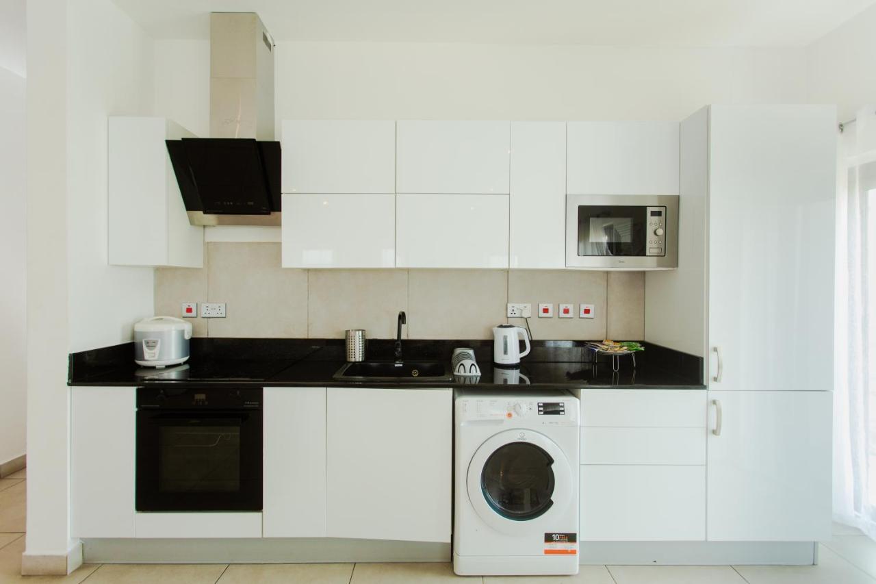 Accra Luxury Apartments @ Pine Court Екстериор снимка