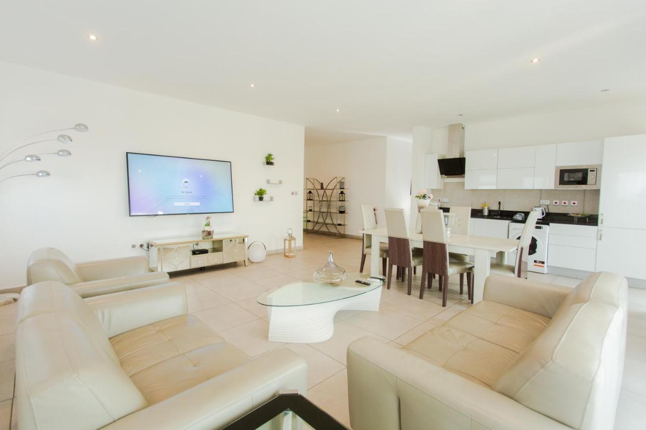 Accra Luxury Apartments @ Pine Court Екстериор снимка