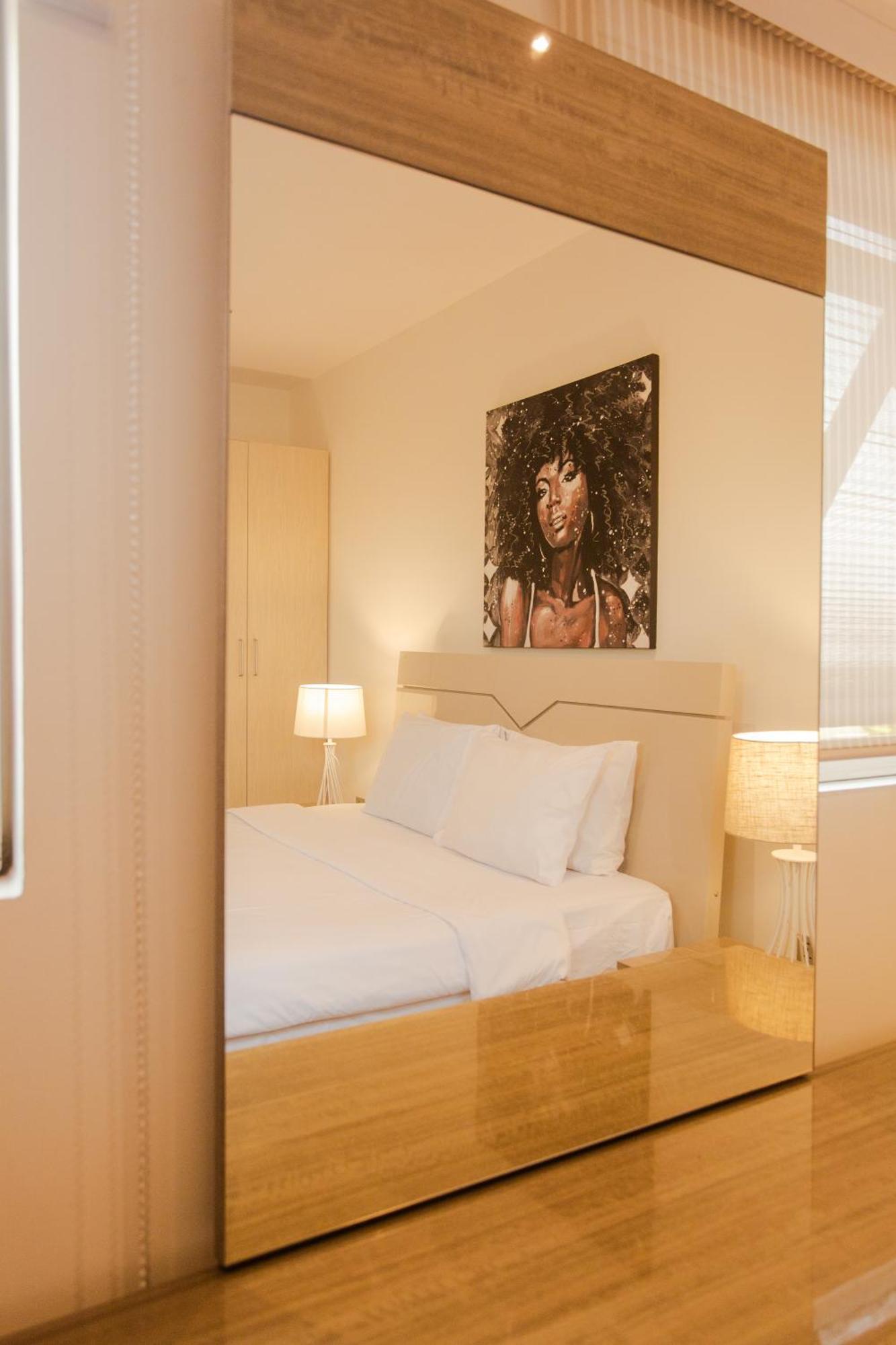 Accra Luxury Apartments @ Pine Court Екстериор снимка