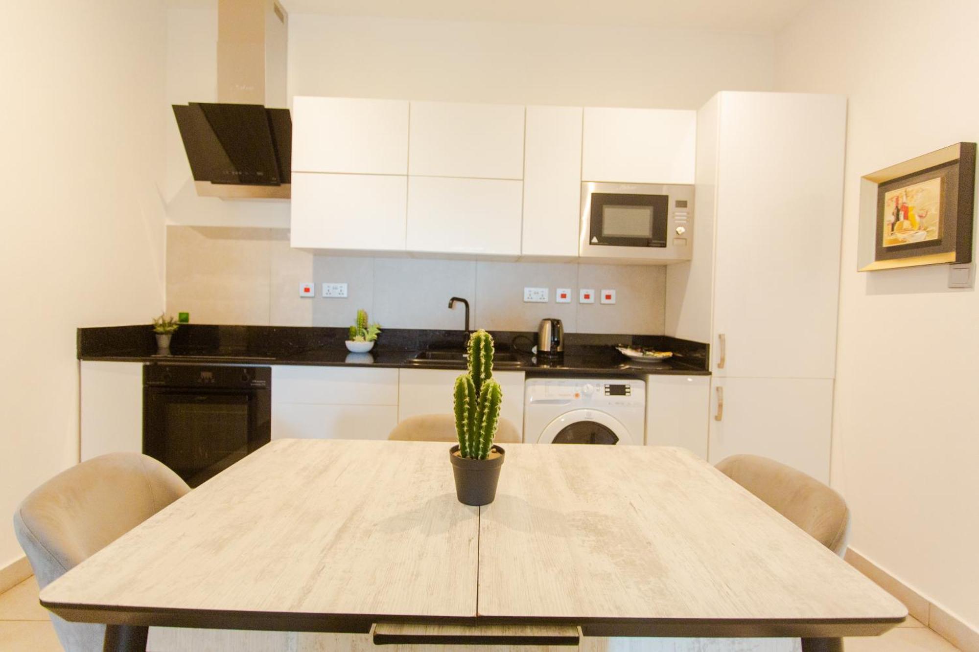Accra Luxury Apartments @ Pine Court Екстериор снимка